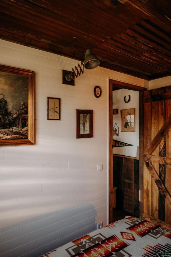 La Ferme Du Pont De Maumy, Cabane Au Bord De L'Etang Et Bain Nordique Busserolles Екстериор снимка